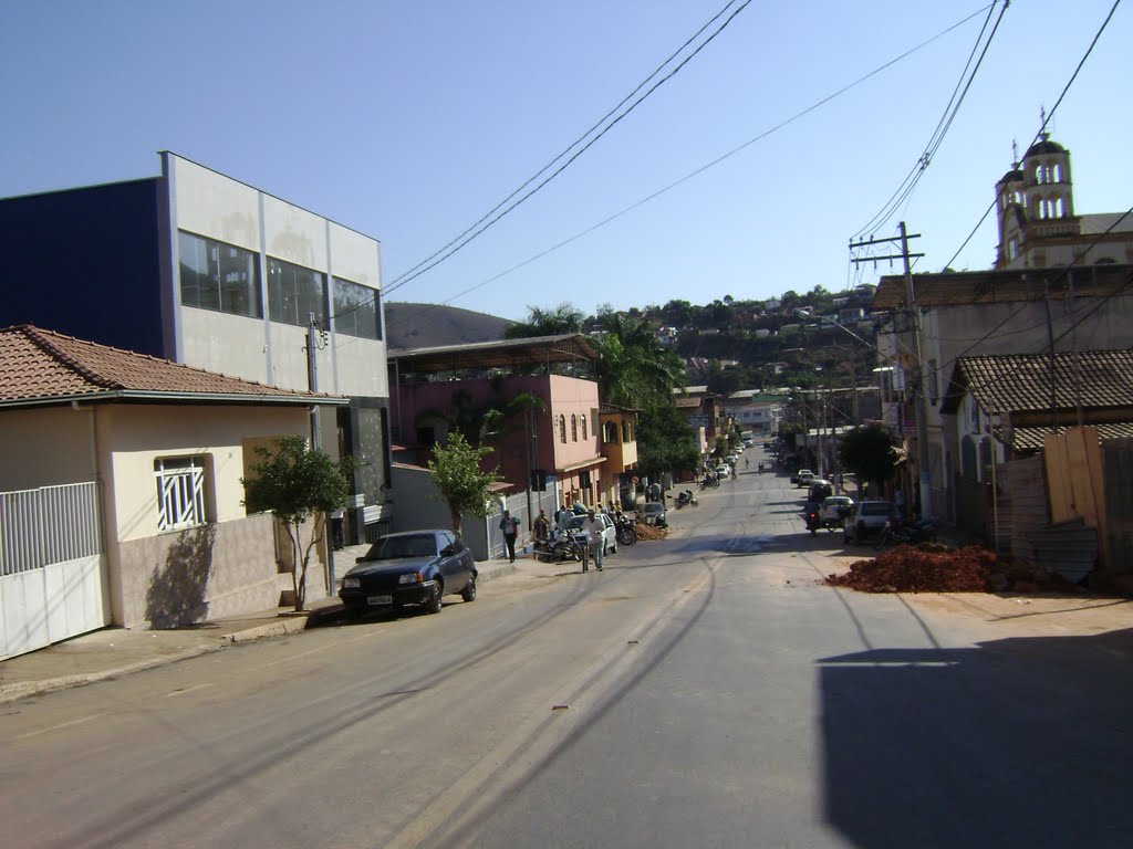 Rua principal de Bom Jesus do Galho - MG by Gustavo Sturzenecker Moreira