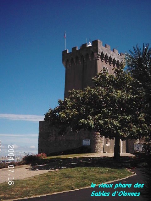 Phare d'Olonne by t.coyote