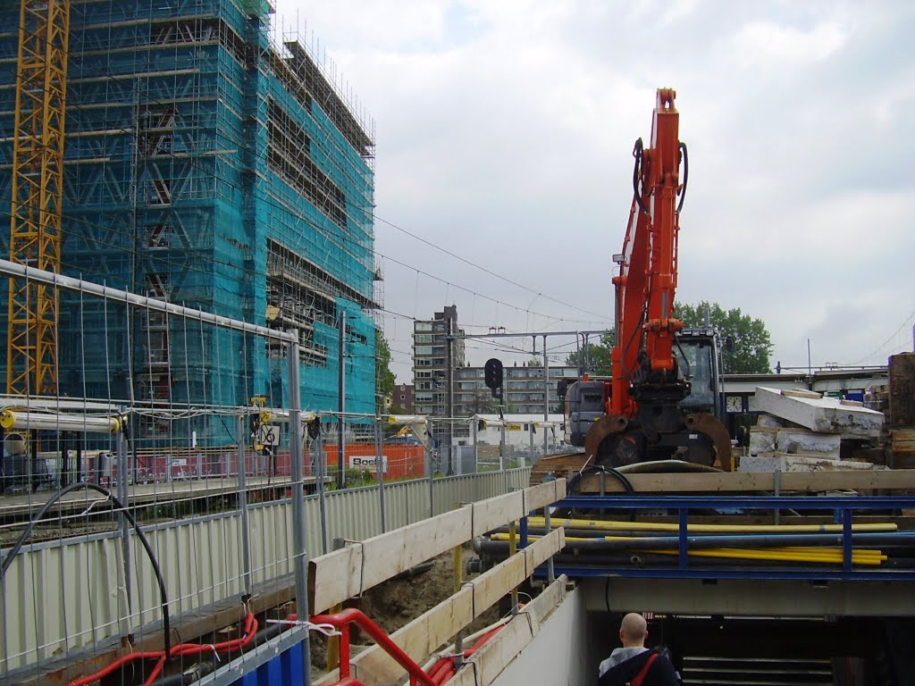 Drukke bouwwerken op station Gouda by Waldo Gadellaa