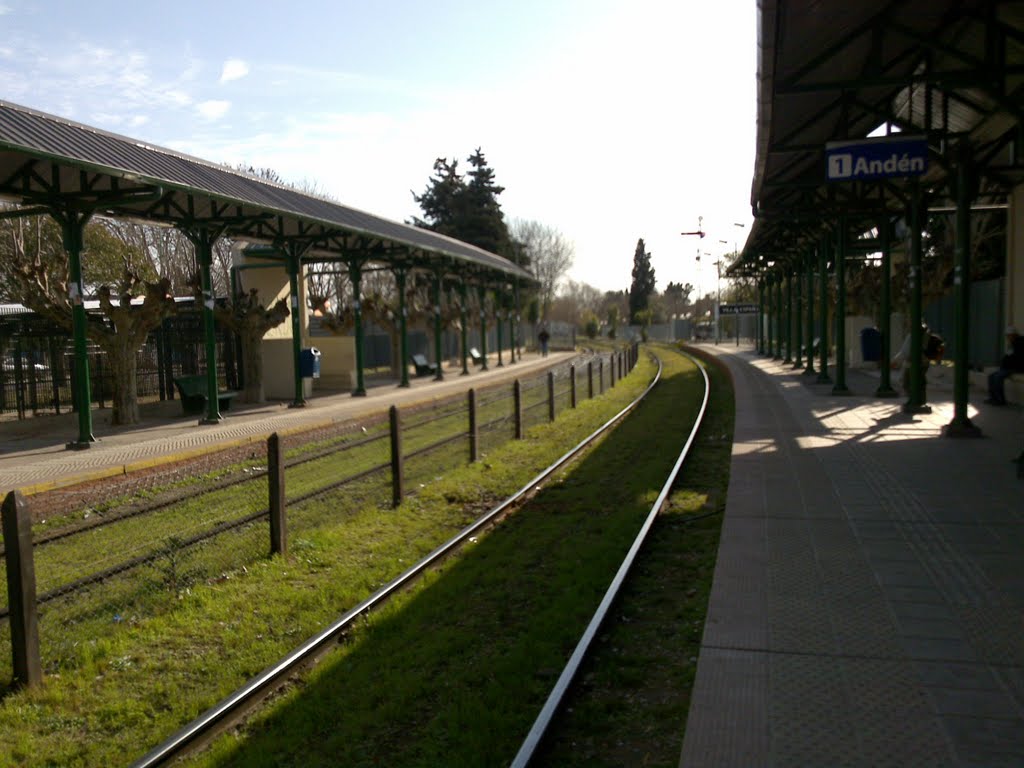 Estación Villa España. by lozowski