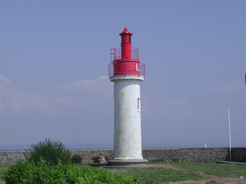 Phare de Loctudy by Zoreole