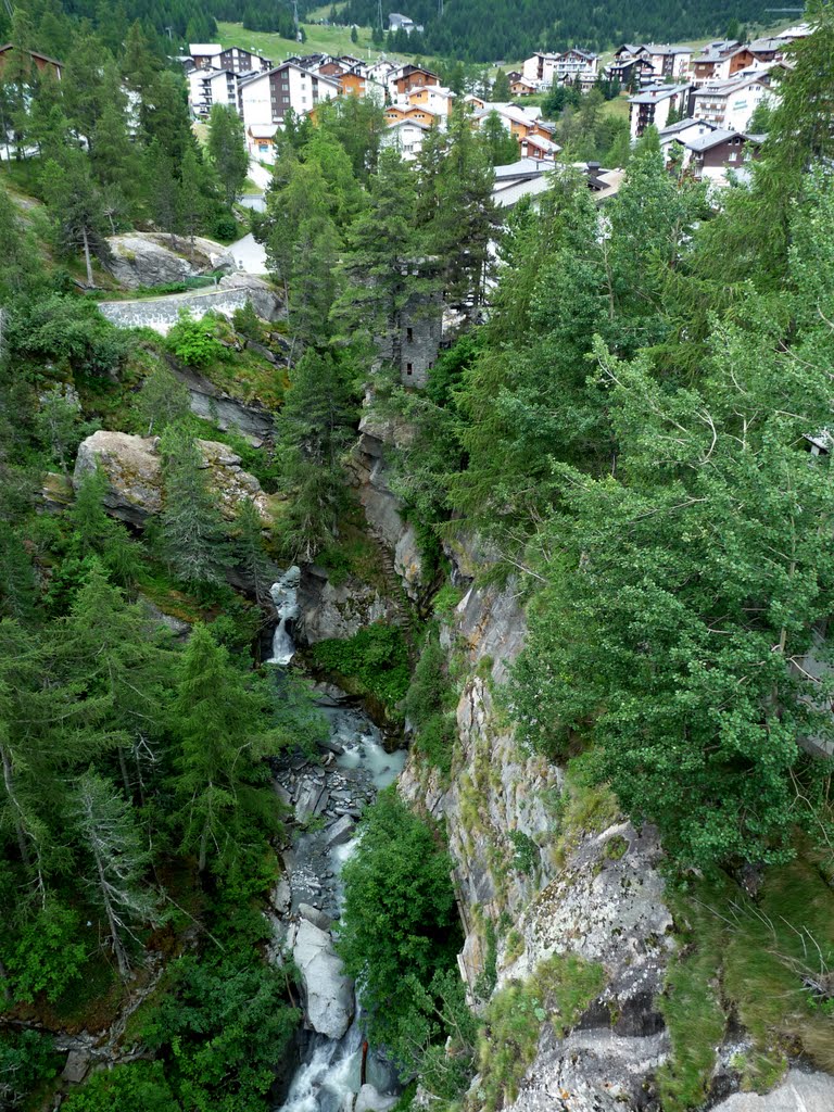 Alpini Gorge. Saas Fee. by José Ángel Sánchez Fajardo