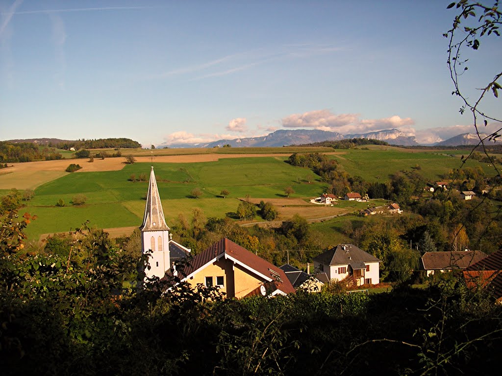 Le Parmelan, le Mont-Veyrier depuis les hauteurs du village de Vaulx l'après-midi 2008-10-17 by Christiane CB