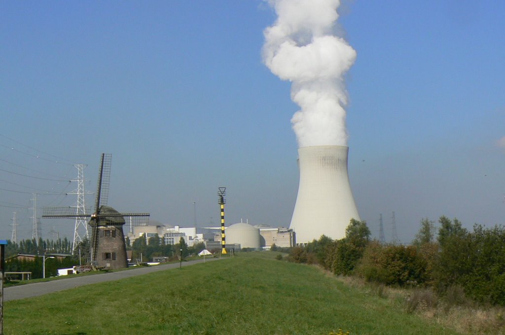 Kerncentrale Doel, windstil by Frans Brabants