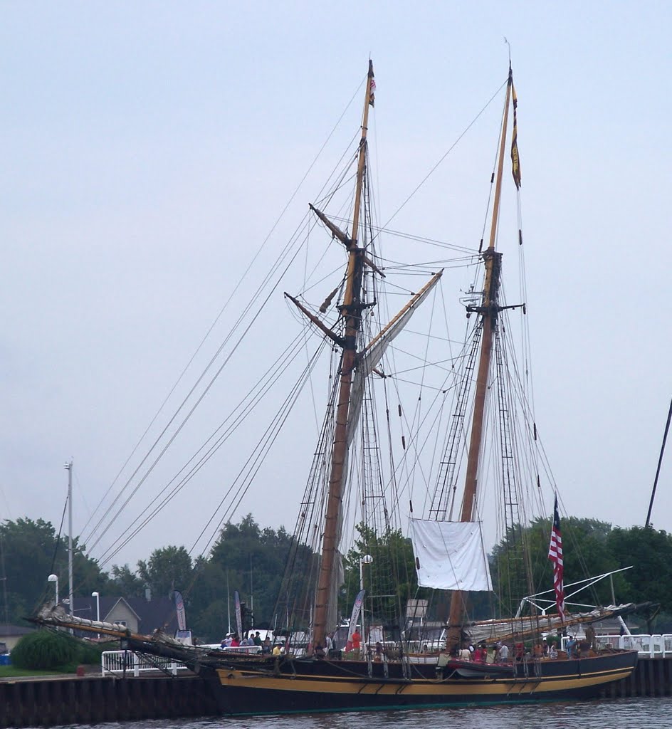 Topsail Schooner PRIDE OF BALTIMORE - 1812 era by Time Warpped