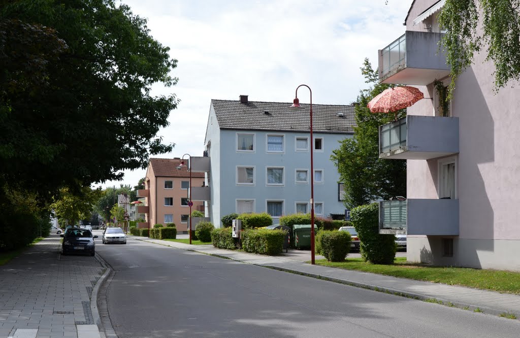 Brucknerstr., Gersthofen, August 2011 by PETEGE