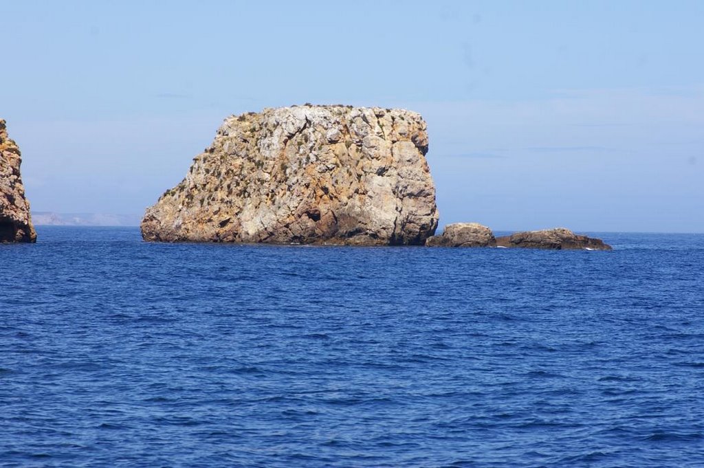 Protect rocks in Sagres by GCabanita