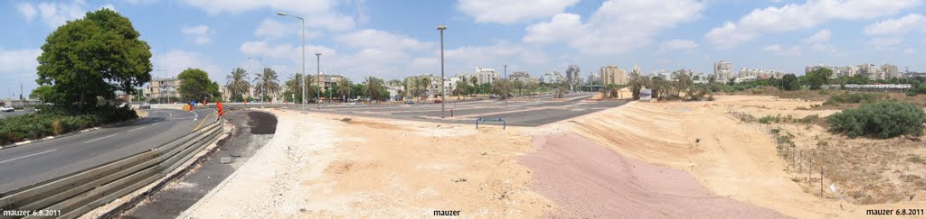 New car park for Komemiyut railway station 6.8.2011 by alon_"mauzer"