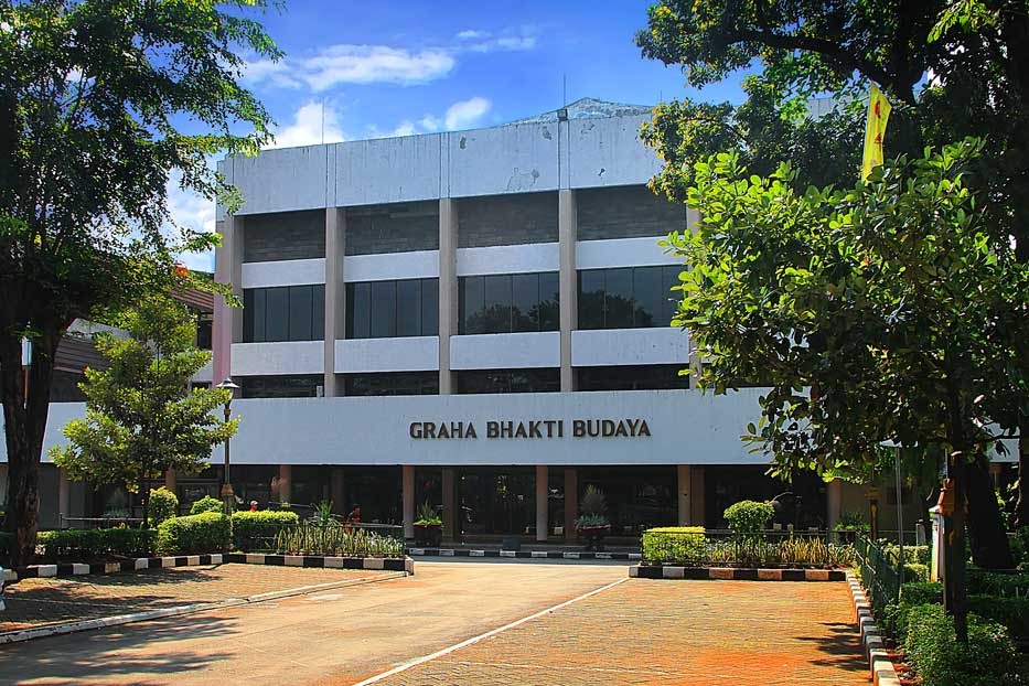 Gedung GRAHA BHAKTI BUDAYA by ikung adiwar