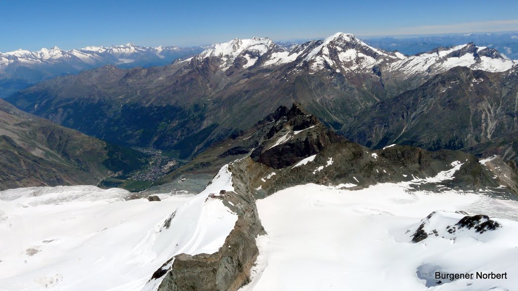 Saas Fee im Tal Fletschhorn / Lagginhorn / Allalinhorn Links die Berner Alpen by Burgener  Norbert