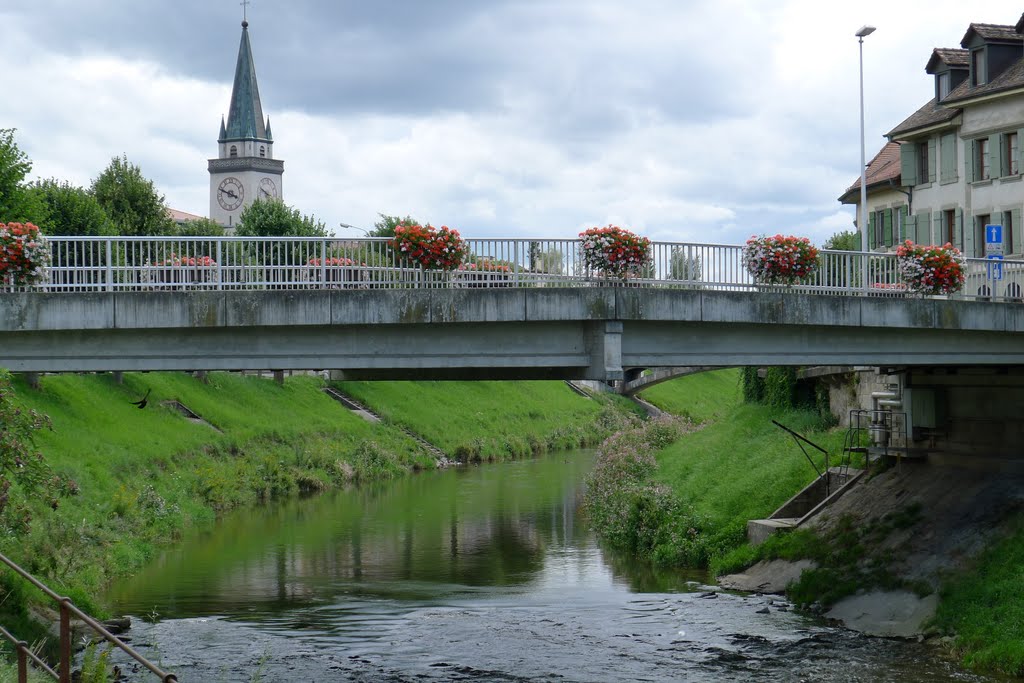 Payerne and the river Broye and the bridge rue d'Yverdon by Merz_René