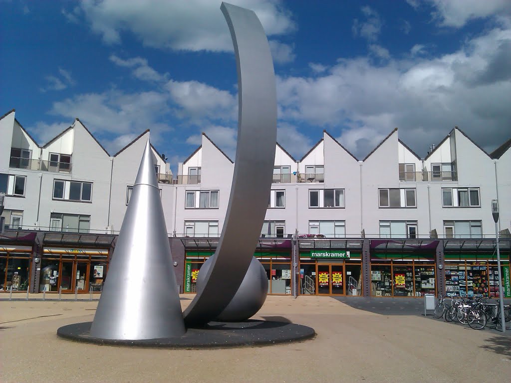 Woerden-Winkelcentrum Molenvliet-Het Orakakel van Woerden by edoderoo