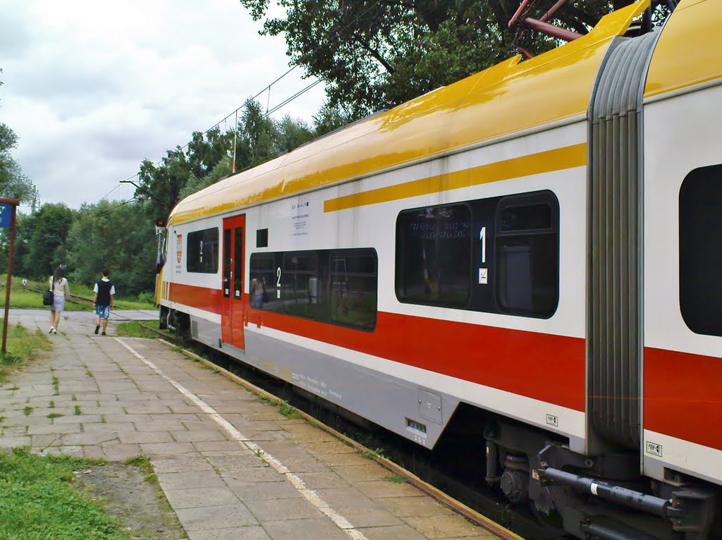 Kraków Bieżanów-Drożdżownia - the Regio train EN77 from Oświęcim to Wieliczka by wuhazet