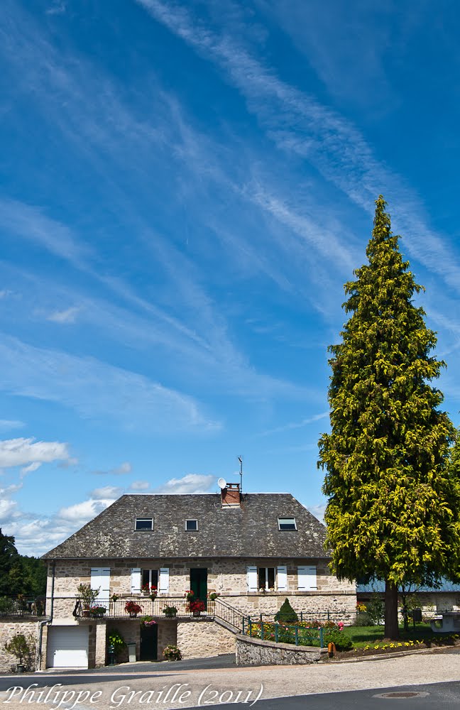 Saint Bonnet l'enfantier (Corrèze) by Philippe GRAILLE