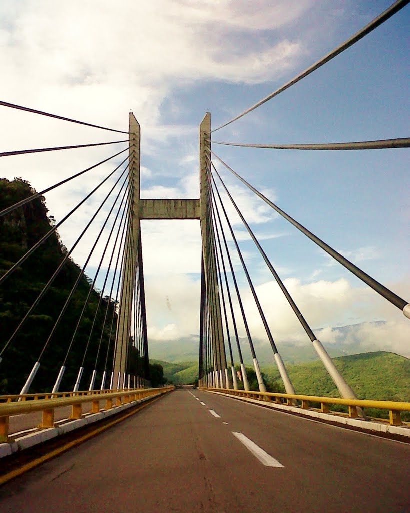 Puente El Zapote by Jose-Manuel Sandoval