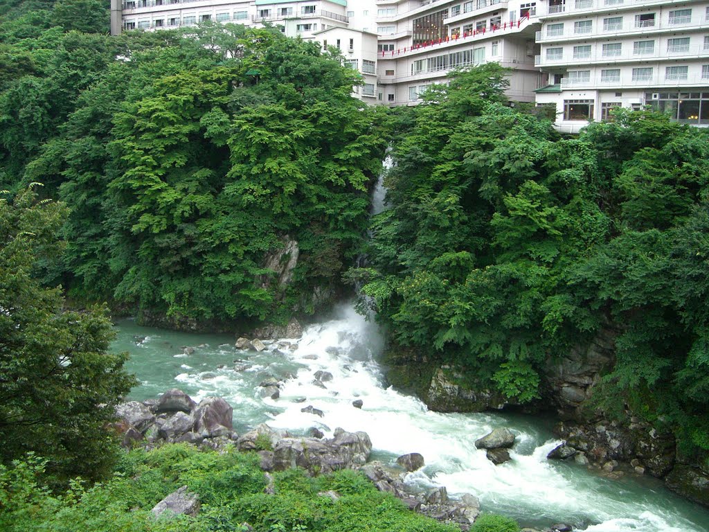 Kinu river from a Hureai bridge. ふれあい橋からの鬼怒川 by yumoty