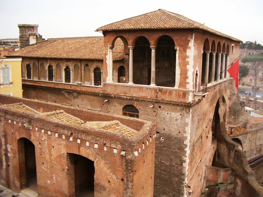 Roma, museo dei Fori Imperiali ai mercati di Traiano: la casa dei Cavalieri di Rodi by Vincenzo Surace