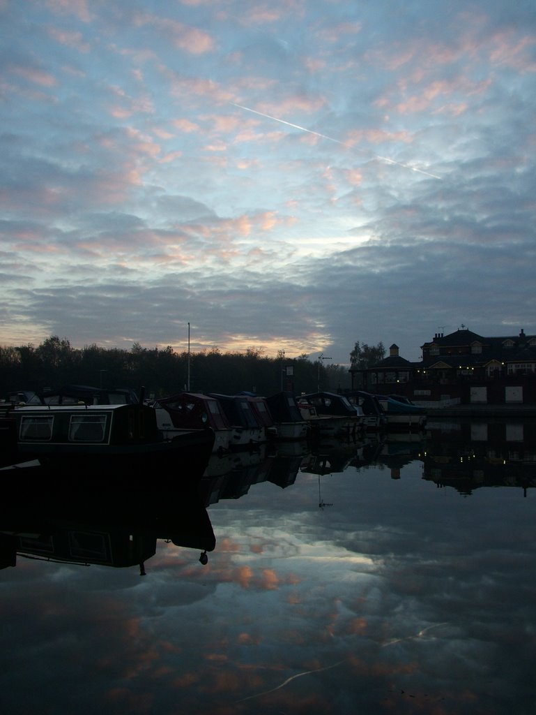 Boothstown Basin on an Autumn evening by Gary Jones