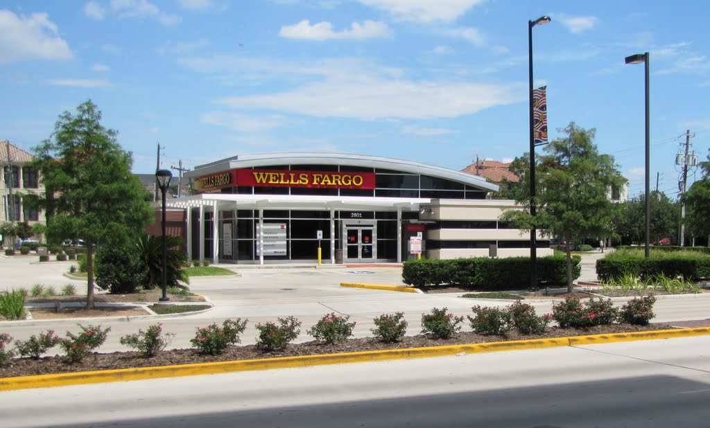 Wells Fargo on Kirby Drive near Kipling St. by Wolfgang Houston