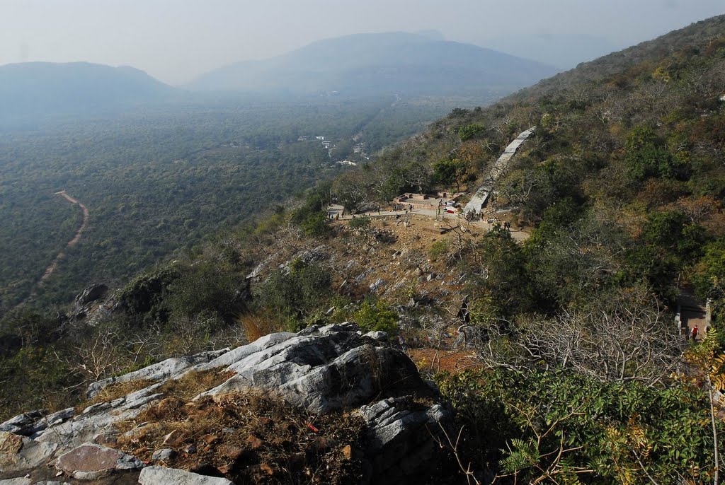 王舍城 灵鹫山说法台 Griddhakuta, Rajgir by rhizome