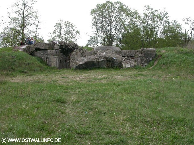 Panzerwerk 780 Festungsfront Oder-Warthe-Bogen by ostwallinfo.de