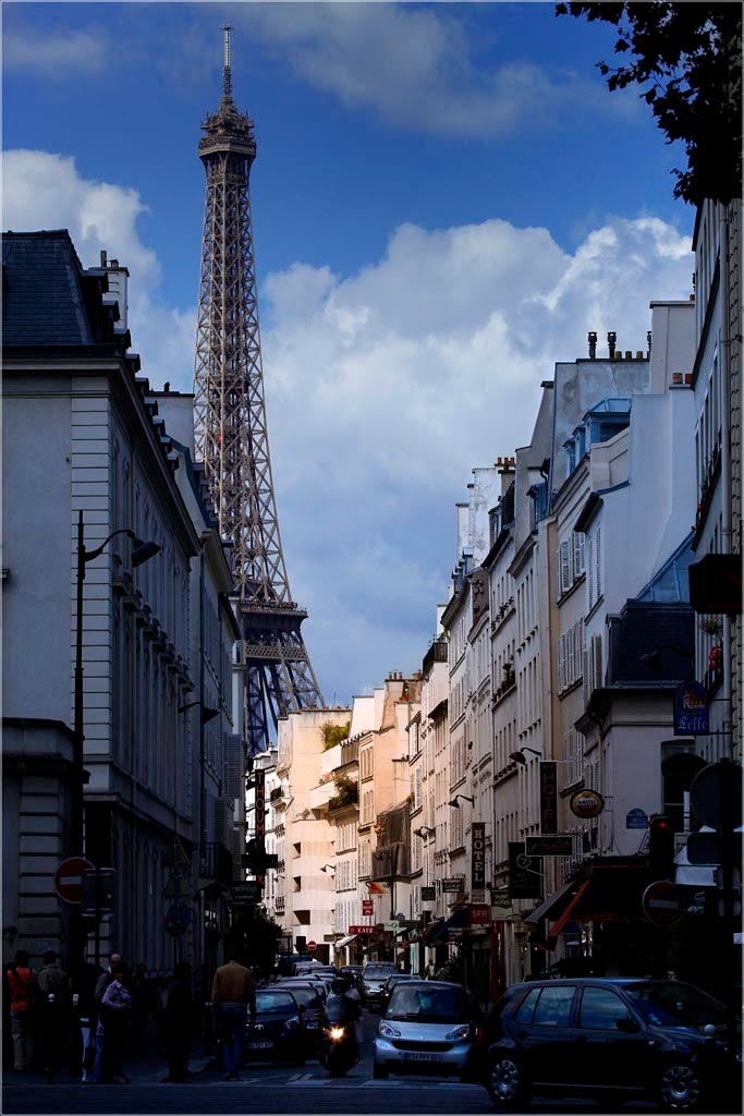 View on the Eiffel Tower by Slogger123