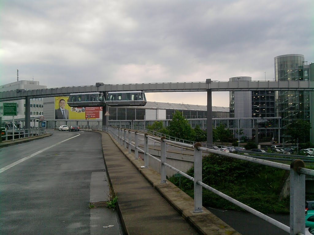 Dusseldorf-Int.Airport/sky train by hhdidden