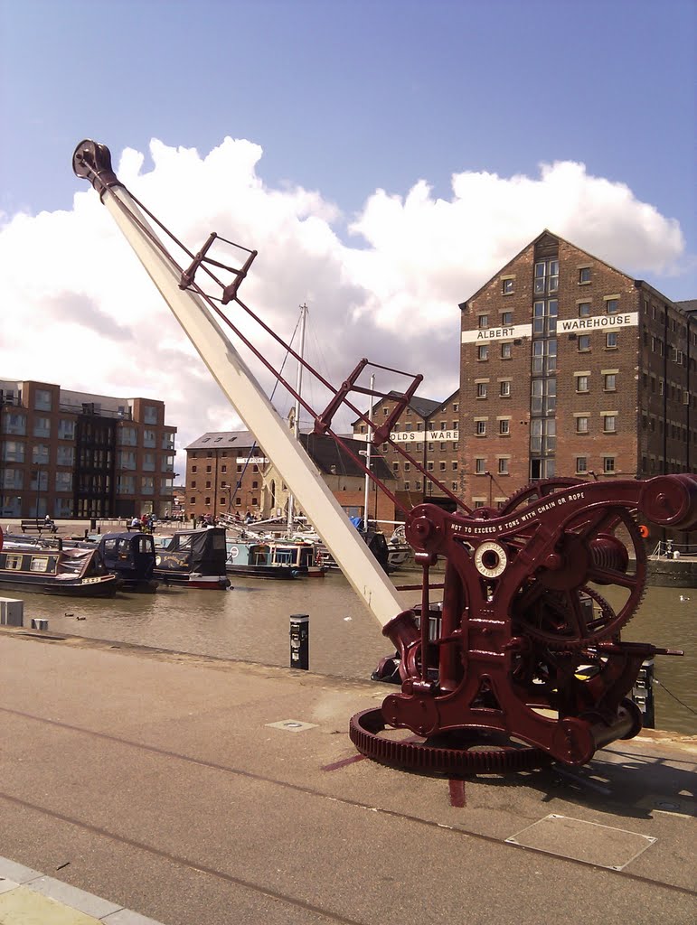 Midland Railway Crane, Gloucester Docks. by Bob&Anne Powell