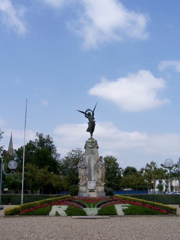 Langon 33 Monument aux morts by hpjps