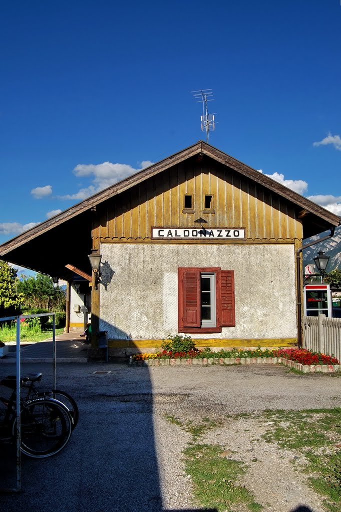 Caldonazzo: stazione ferroviaria by crosnobol