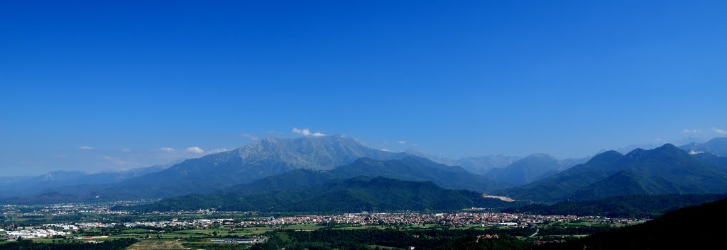 Borgo San Dalmazzo alla soglia delle Alpi del Mare (enlarge) by violapinnata