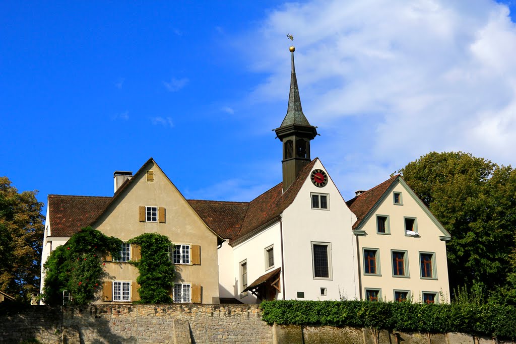 Der Margarethenhügel bei Basel mit der Kirche St.Margarethen by loamvalley