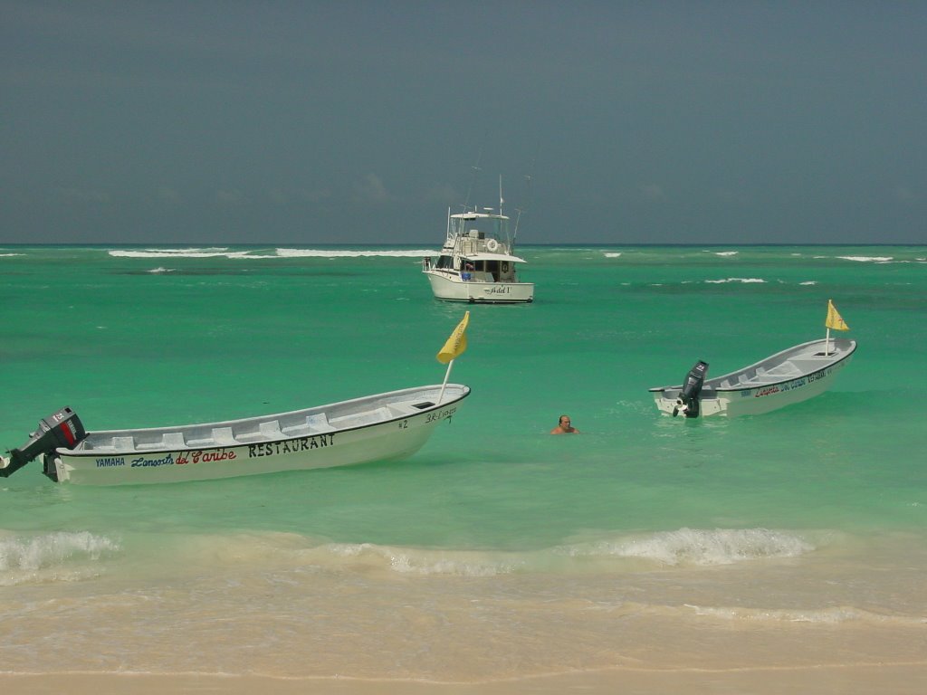 Langosta del Caribe (Nacho) by Miguel Arroyo