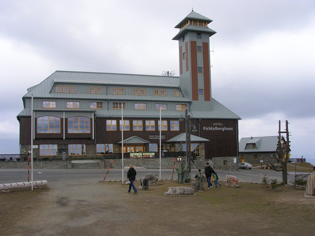 Deutschland, Sachsen, Oberwiesenthal, Auf dem Fichtelberg, 1214m üNN, April 2007 by MRohleder