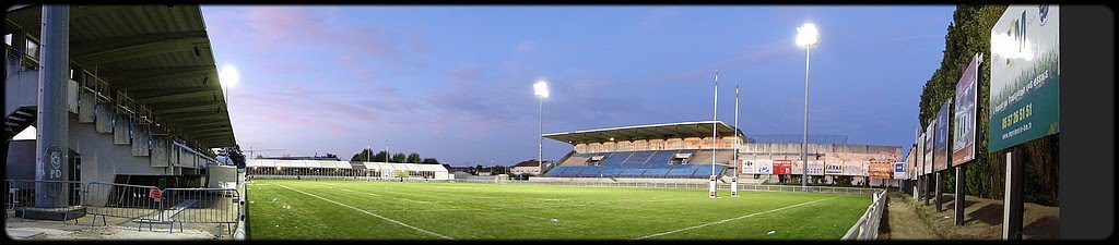 Stade Musard by night by J-Christophe Ravon