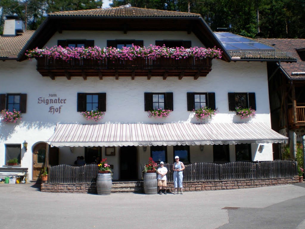 Signater Hof by Knopsi