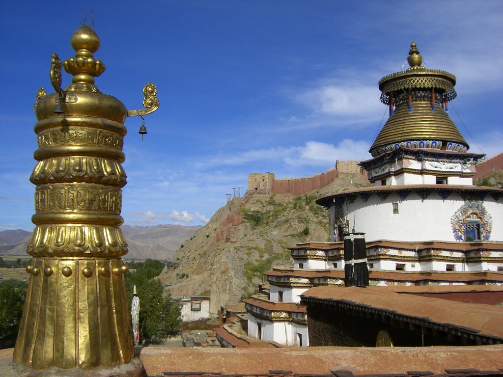 Gyangze, Xigaze, Tibet, China by goudissard.d