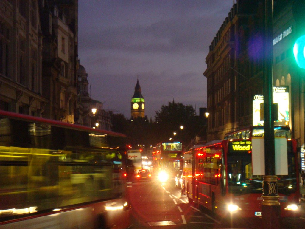 Vista whitehall to night by Jose Pinto