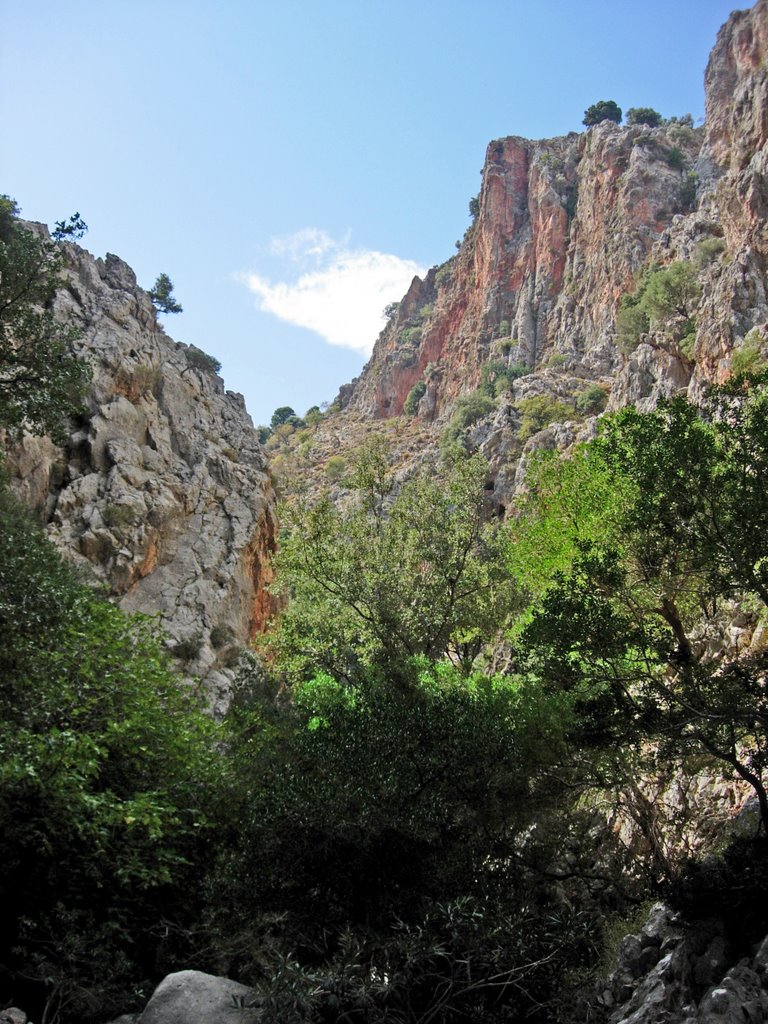 Kloof Kritsa by peterrobert