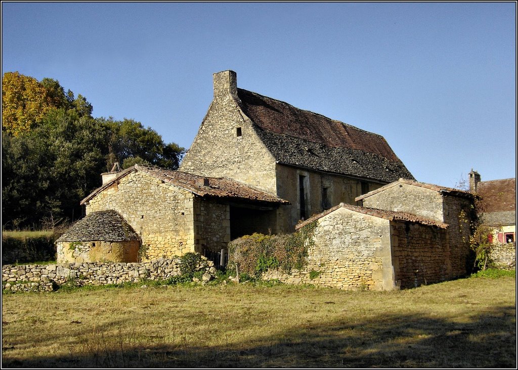 VITRAC [24] - Bâtisse ancienne avec four à pain aux Mazers (novembre 2007) by Michel Chanaud