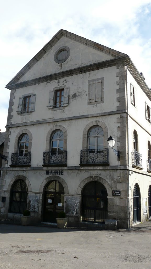 Ancizan, la mairie by tofil44