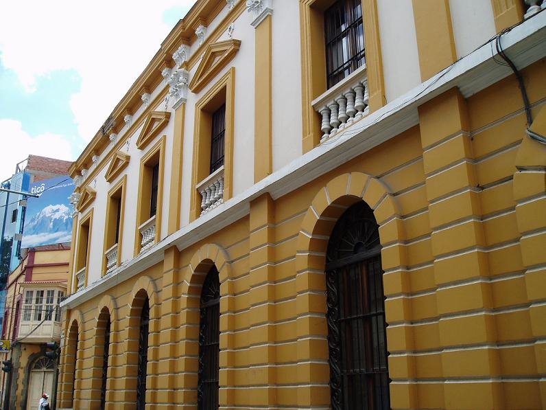 Frontis exbanco Nacional de Bolivia by Bismarck Fernández G…