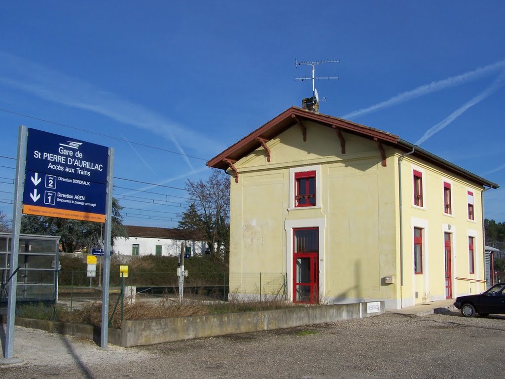 Saint-Pierre-d'Aurillac Gare by hpjps