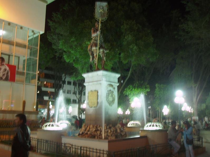 Fuente de Castro de Padilla por la noche by Bismarck Fernández G…