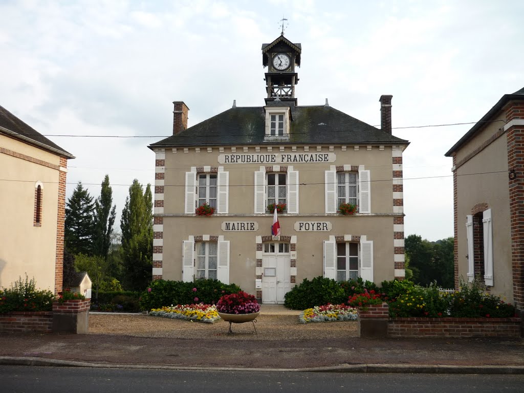 MAIRIE LAVAU by J-Marc Gibey