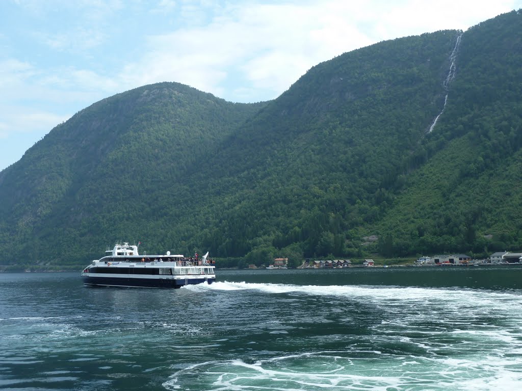 2011, Norway, view from Vik harbour by plo94