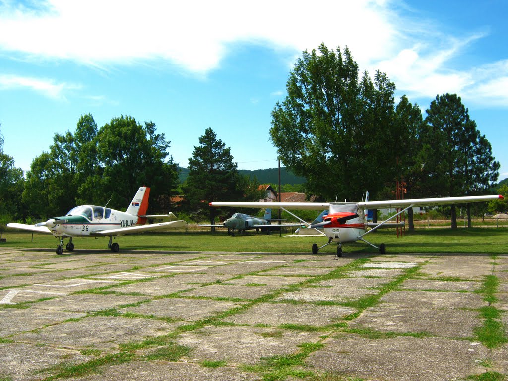 Aerodrom u Davidovcu by Dušan Hadžić