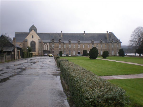 Abbaye de Paimpont by Charbela