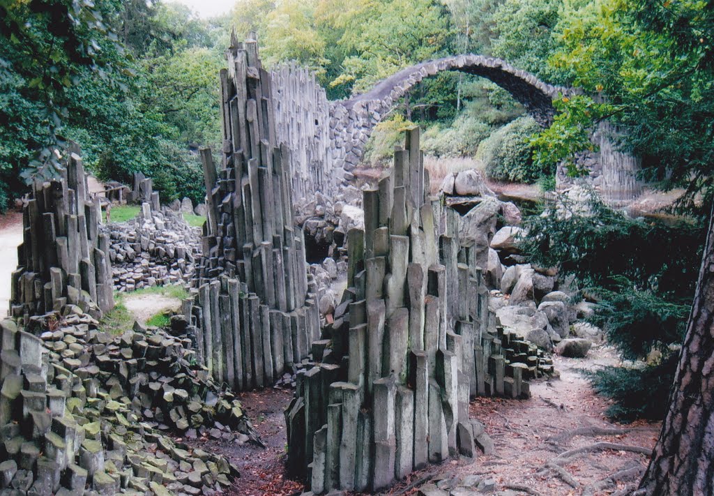 Die gleiche Brücke von der anderen Seite by Helmut Herzig