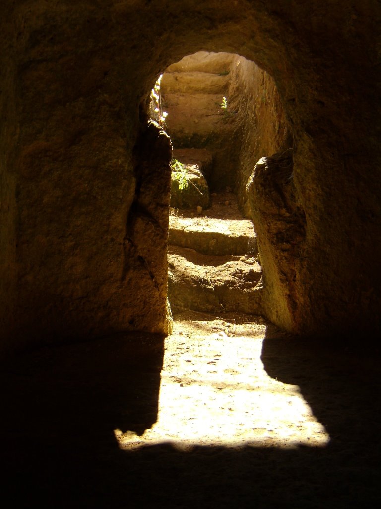 Etruscan tomb in Campiglia Dometaia by robe&lore